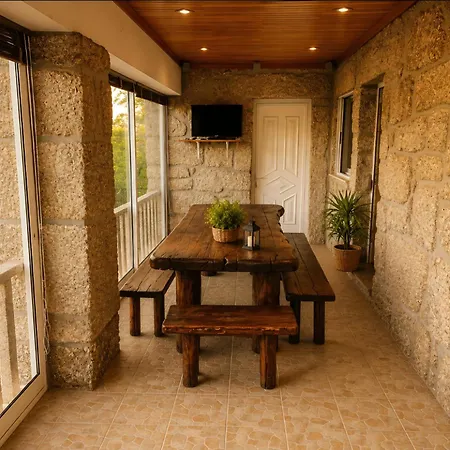 Refugio Rodrigues - Piscina & Jacuzzi Privados - Geres Ferienhaus